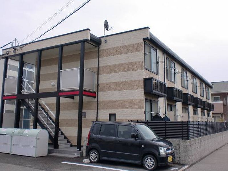 レオパレスＥａｓｔ　ａｕｋ　Ⅲ 駐車場