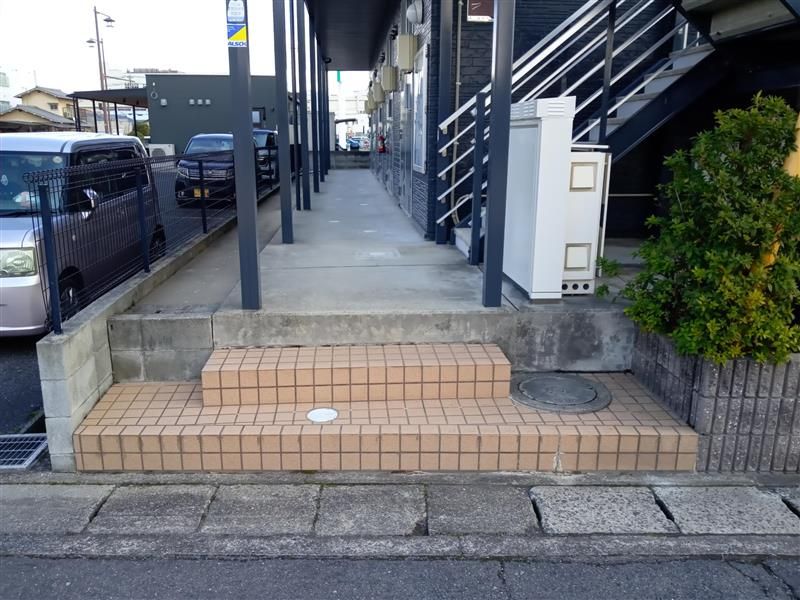 レオパレスエスペランス エントランス