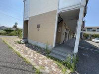 レオパレスラ　レザン 外観