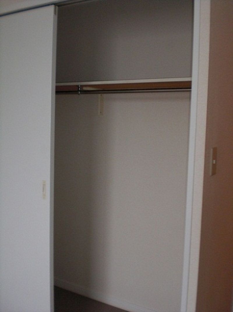 レオパレスさがみ 収納