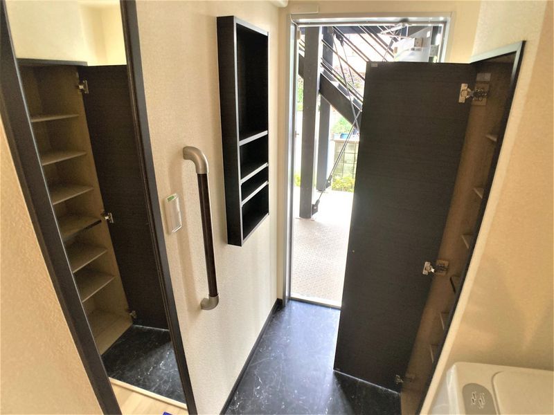 レオネクスト宇宿 玄関