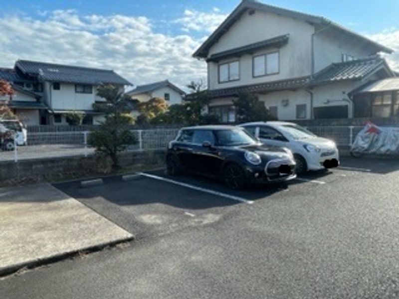 クレイノはなみずきⅡ 駐車場