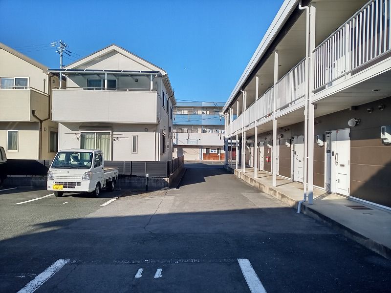 レオパレスオリーブ 駐車場