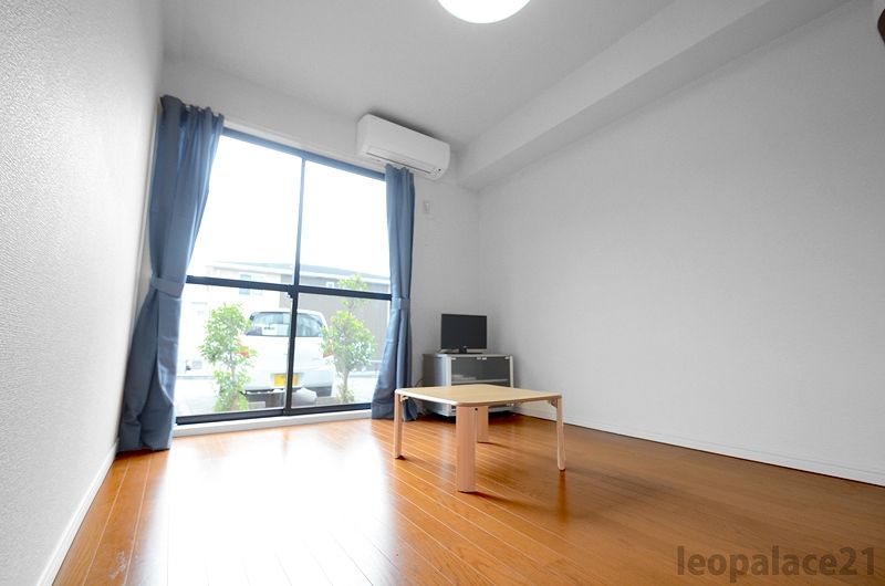 レオパレスとさみずき 居間