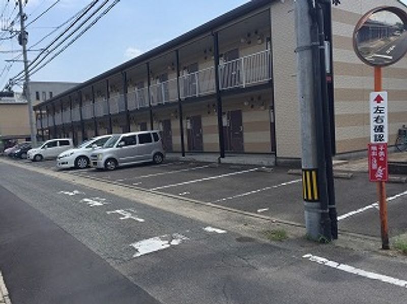 レオパレスＶｉｅｎｔ 駐車場