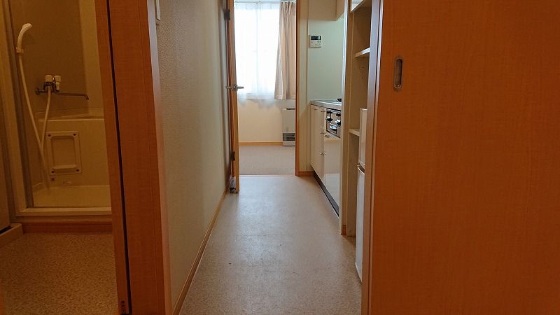 レオパレスソシア 玄関