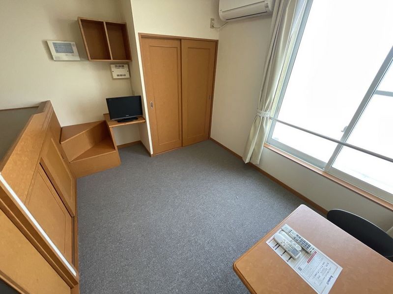レオパレス如月 居間