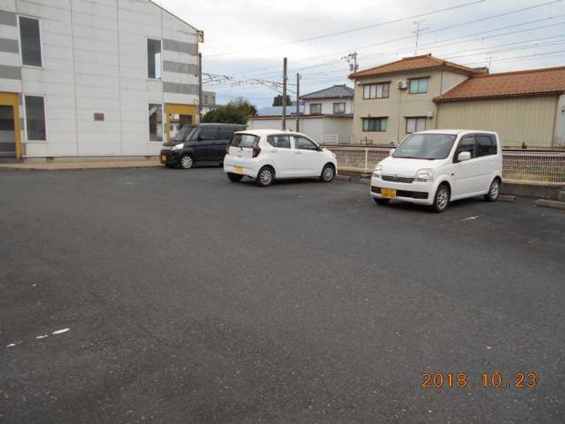 レオパレスカーサ・コルーテ 駐車場