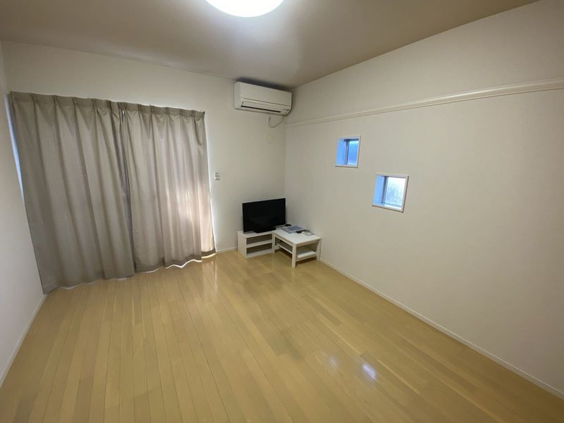 CLEINO Zenshin Honmachi Living room
