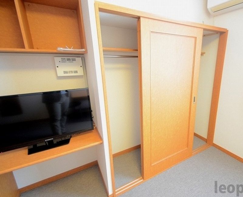 レオパレスディアコート 収納