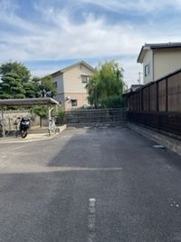 レオパレスリベェール 駐車場