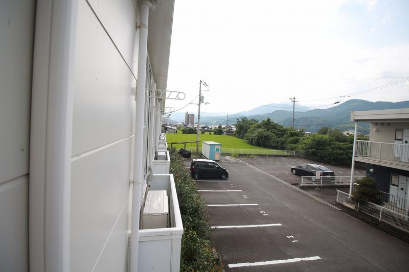 レオパレスアビタシオン 駐車場