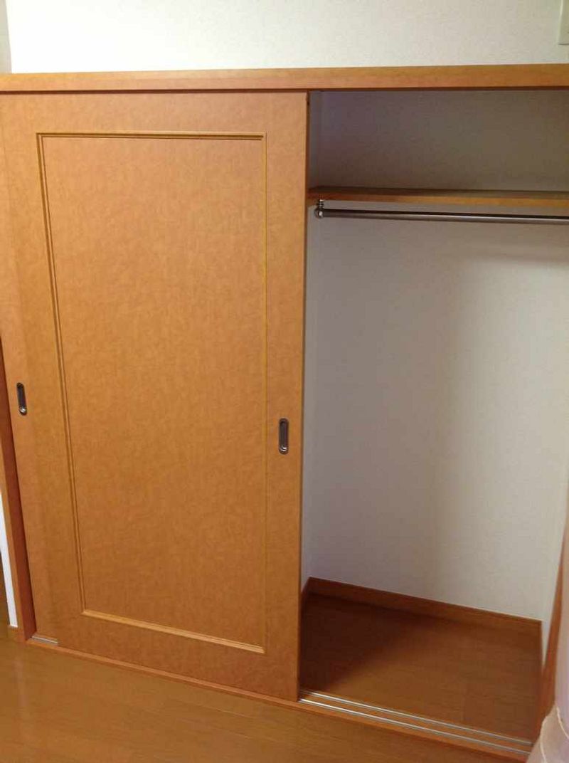 レオパレスプルート 収納