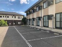 レオパレスロイヤルⅡ 駐車場