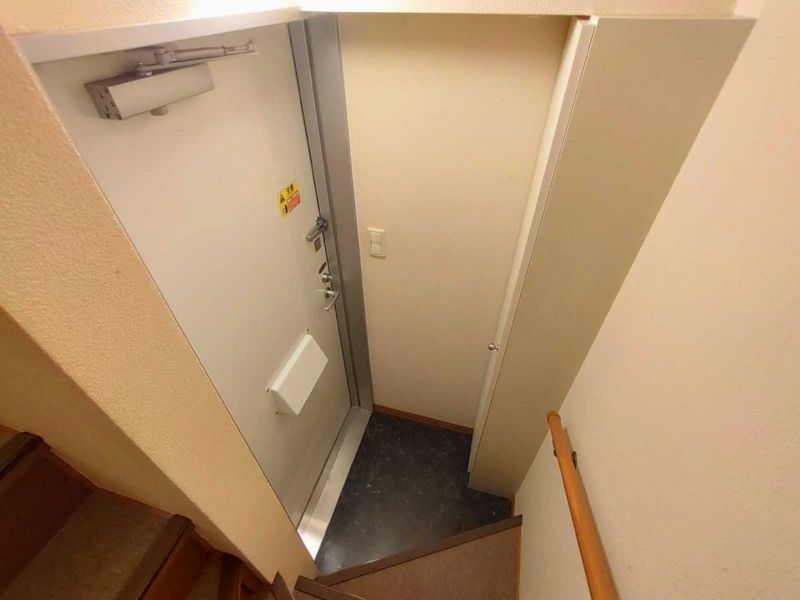 レオパレスニュー　シャルマン 玄関