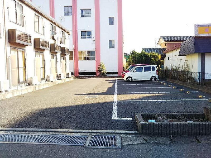 レオパレスシーホース 駐車場
