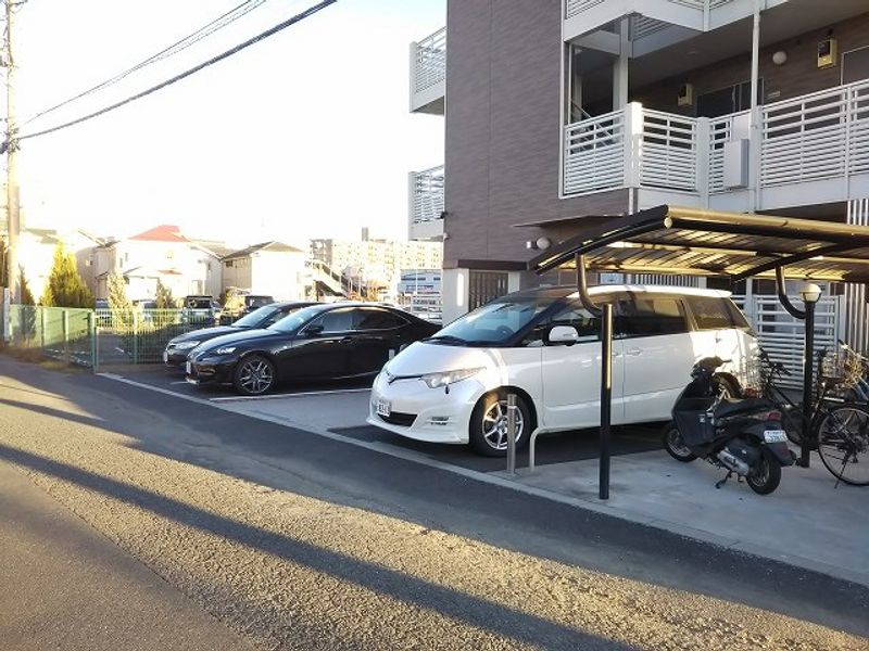 レオネクスト北鴻巣Ⅱ 駐車場
