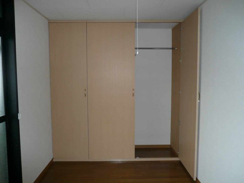 レオパレスカサベルデ 収納