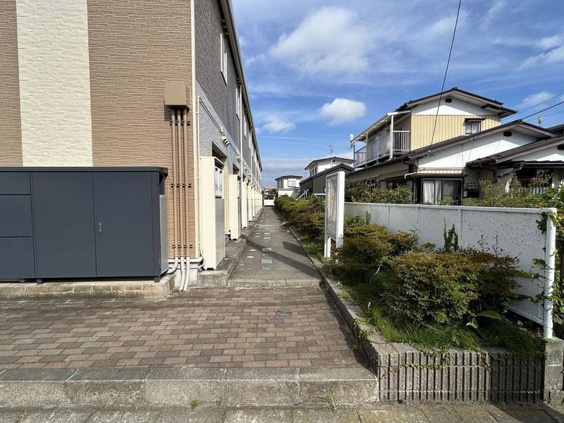 レオパレスクリスタルガーデン エントランス