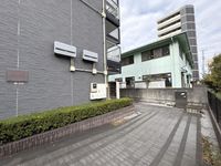 leopalace Precious SRK Entrance