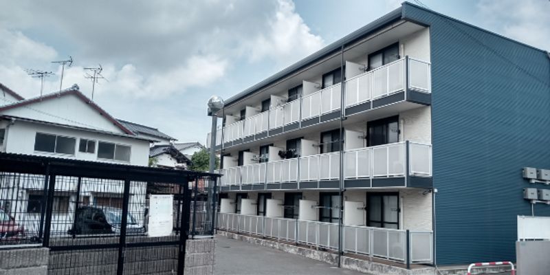 レオパレス川西 外観