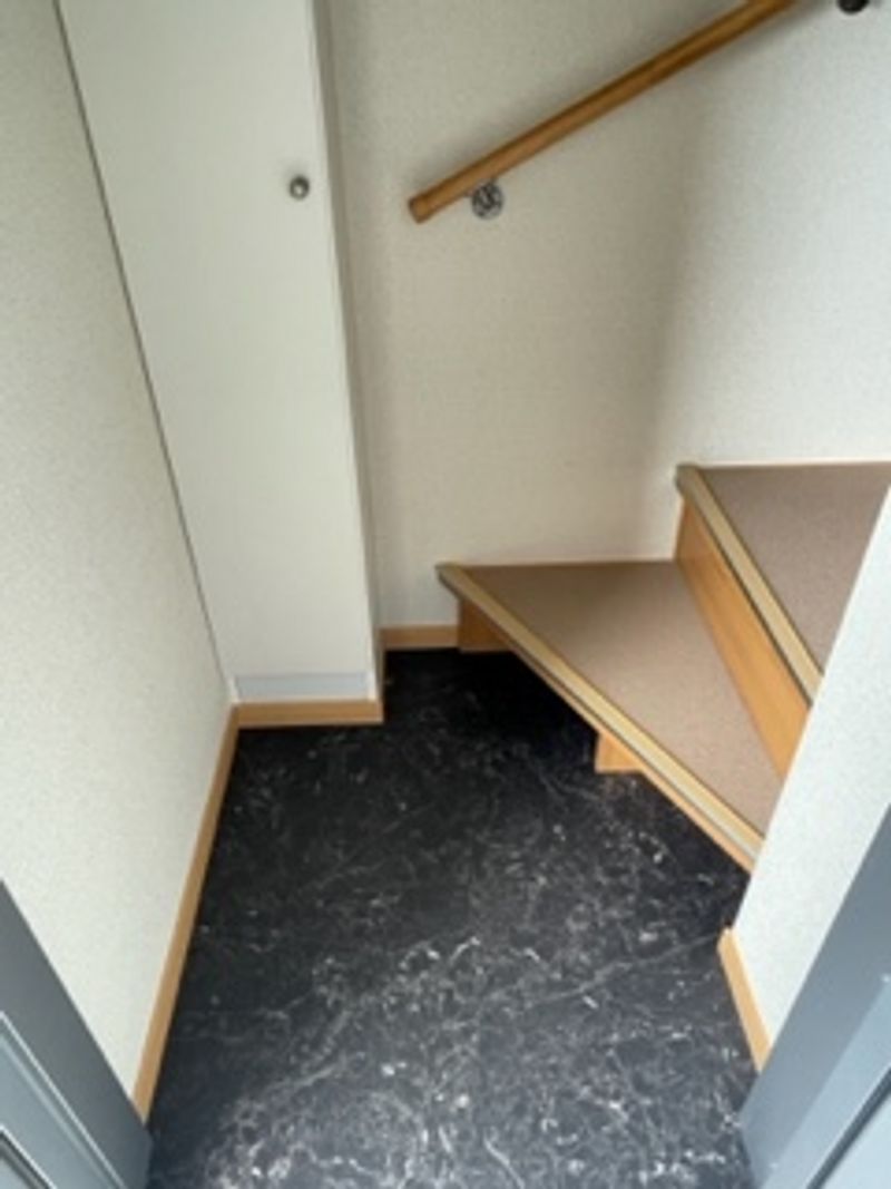 レオネクストリベルテ龍雲 玄関