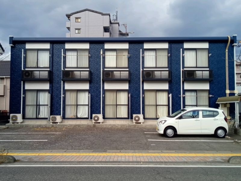 レオパレスオードフォーム 駐車場
