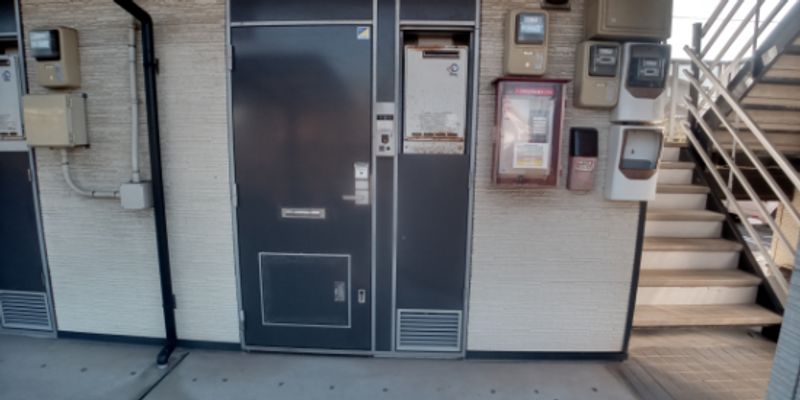 レオパレスプレミール陣原 玄関