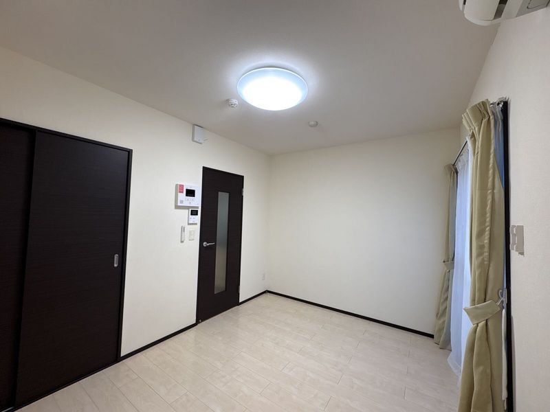 レオネクストレジスター本郷 居間