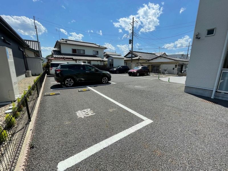 レオネクストルーナ　ピエーナ 駐車場