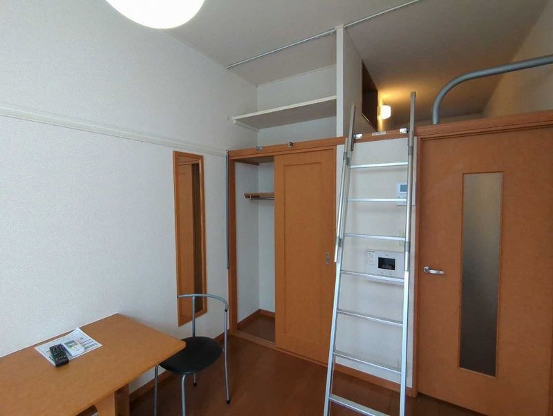 leopalace Port Side Storage