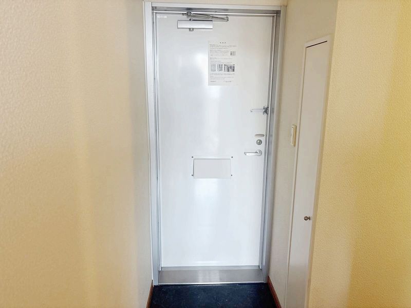レオパレスフォレスト　浅羽野 玄関