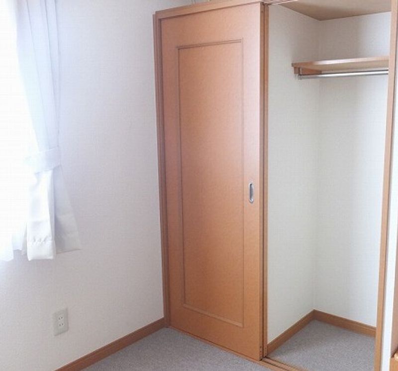 レオパレスヴェッセル 収納