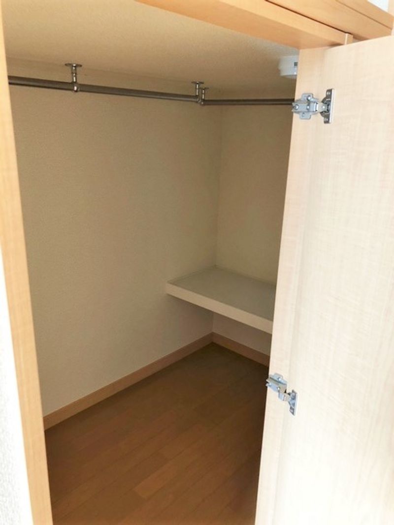 レオパレス城東ガーデン 収納