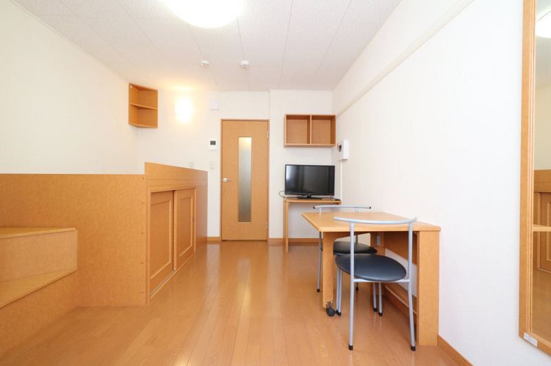 レオパレスＭＹ中山 居間