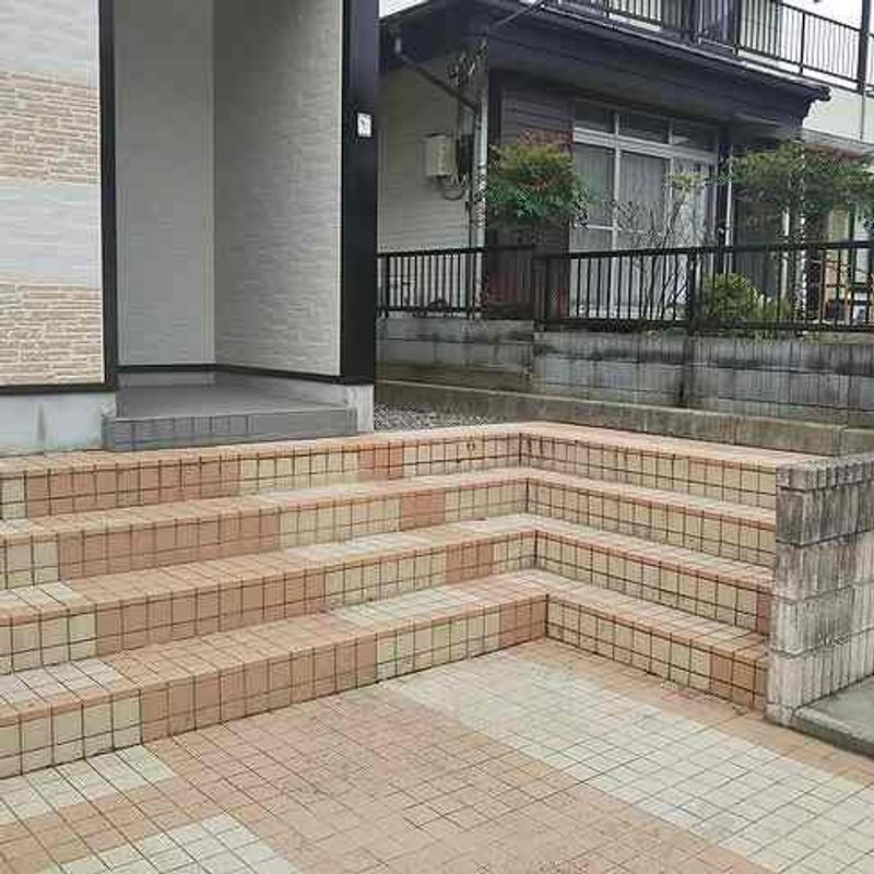 レオパレスマークヒルズ エントランス
