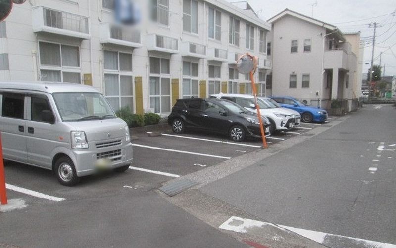 レオパレスコンフォート 駐車場