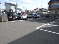 レオパレスステラⅡ 駐車場