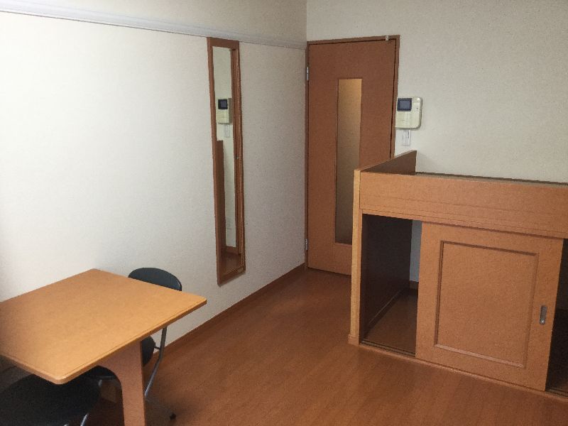 レオパレスフジヤ　１７ 居間