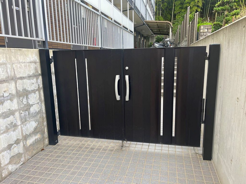 レオパレスア　ボンド エントランス