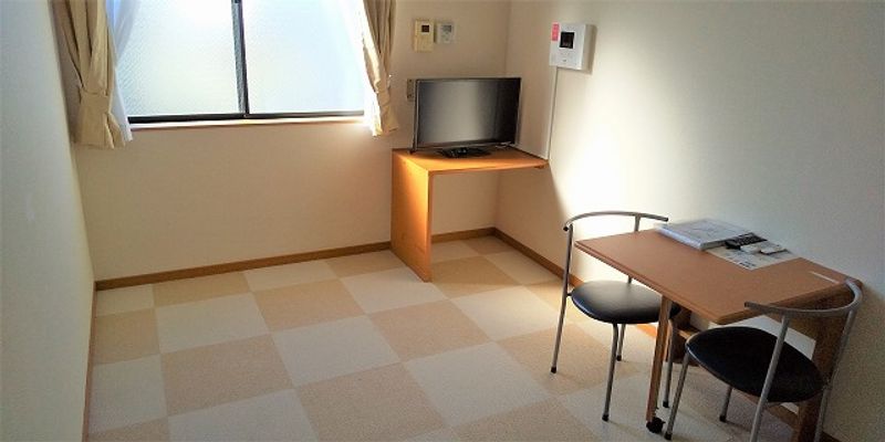 レオパレスアザレアヒルズ 居間