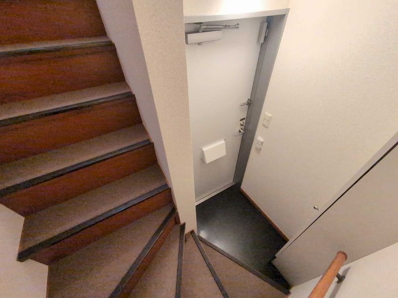 レオパレスサンヴィラージュ 玄関