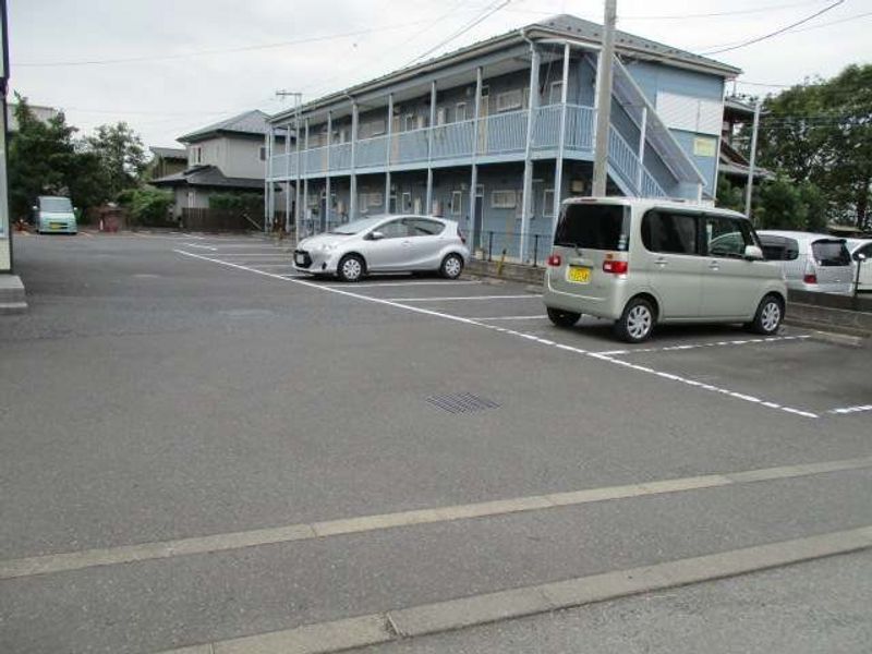 レオパレスかいと 駐車場