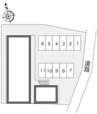 レオパレスミッドフォート 駐車場
