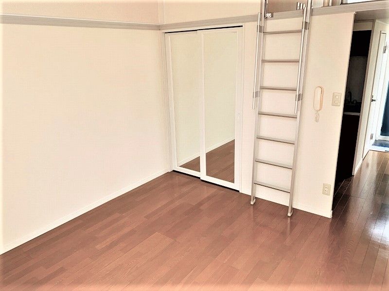 レオパレスリベエール 居間