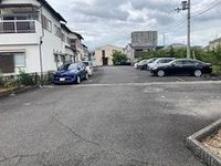 レオパレスエスパールビラ 駐車場
