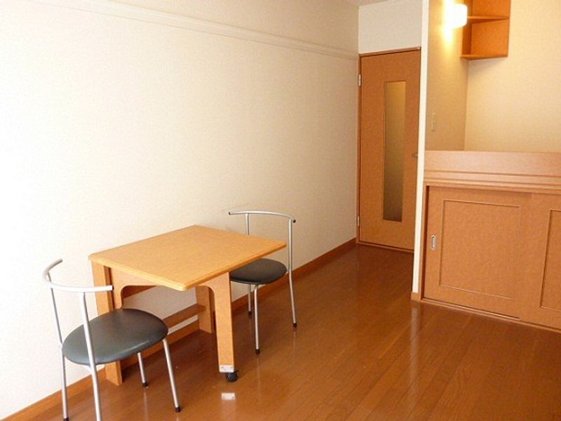 レオパレスウッドヒル 居間