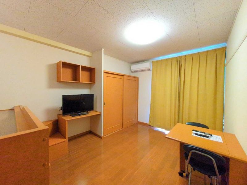 レオパレス北平野 居間