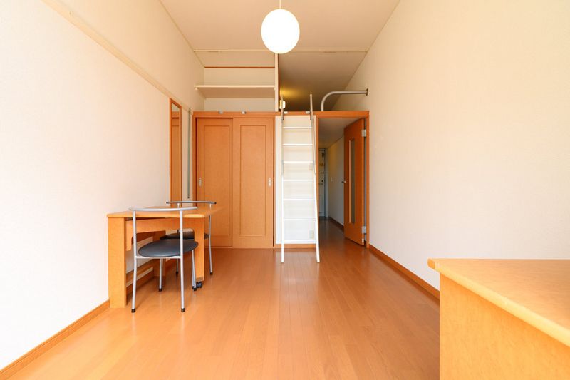 レオパレスＴＮ壱番館 居間