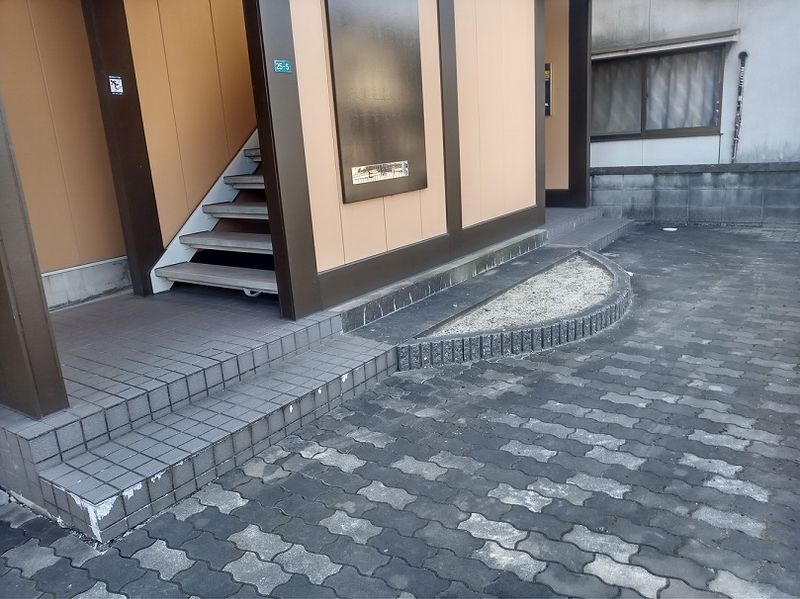 レオパレスＥＭＩ エントランス